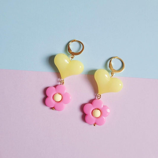 Flower power heart pink and yellow pendant earrings