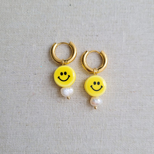 Yellow mini happy freshwater pearl golden hoop earrings