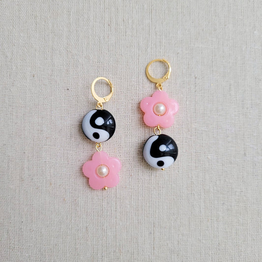 Yin yang flower power pink pendant earrings.