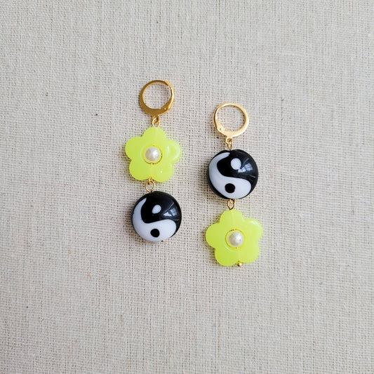 Yin yang flower power green  pendant earrings