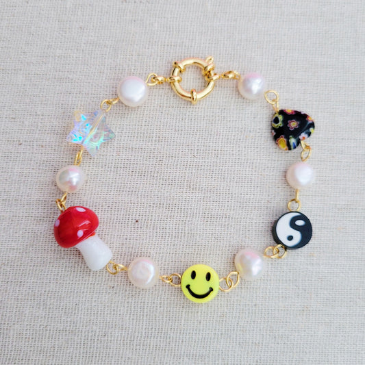 90s Love freshwater pearl and beaded bracelet