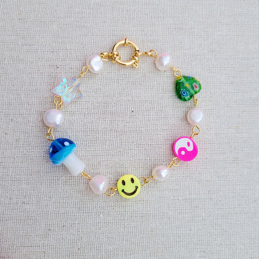 90s Love freshwater pearl and beaded bracelet
